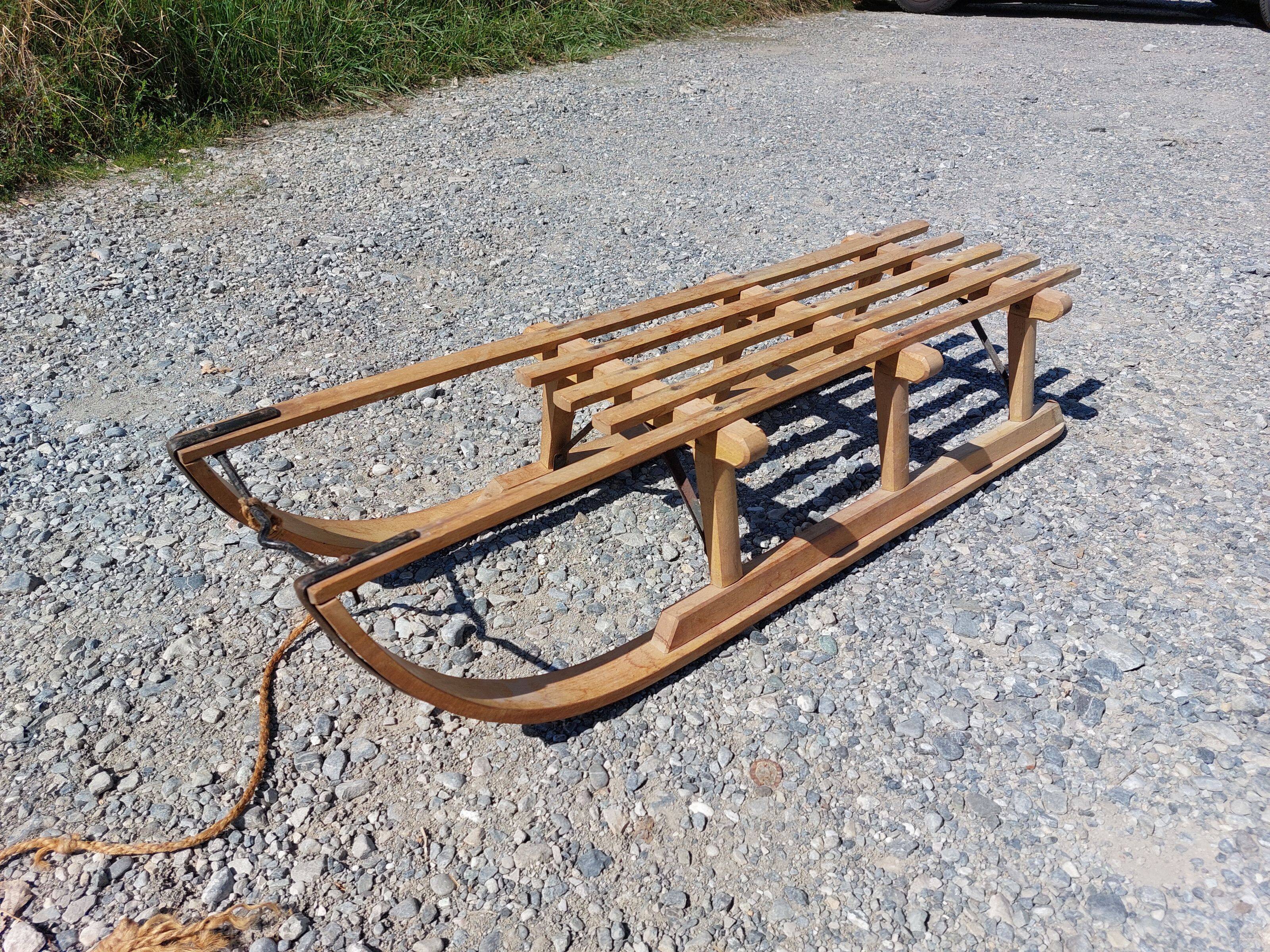 Old large sled in solid beech - 111 cm