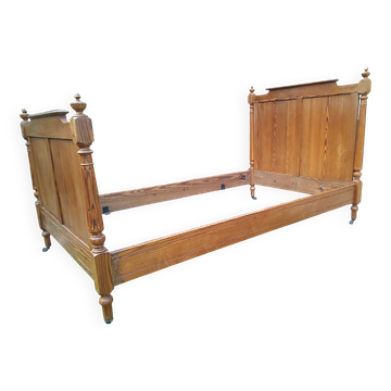 Single pitch pine bed