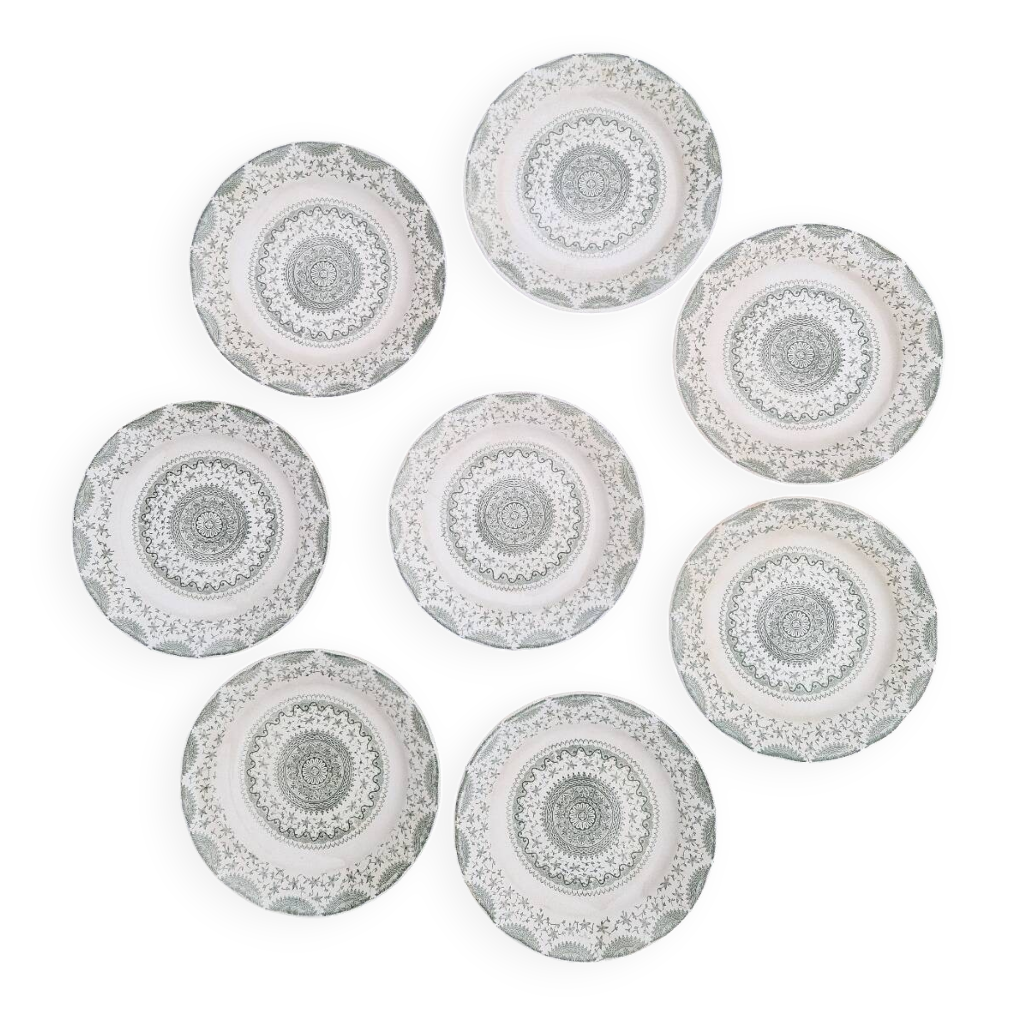 Lot of 8 flat plates in antique English earthenware, fine ware, with patterns.