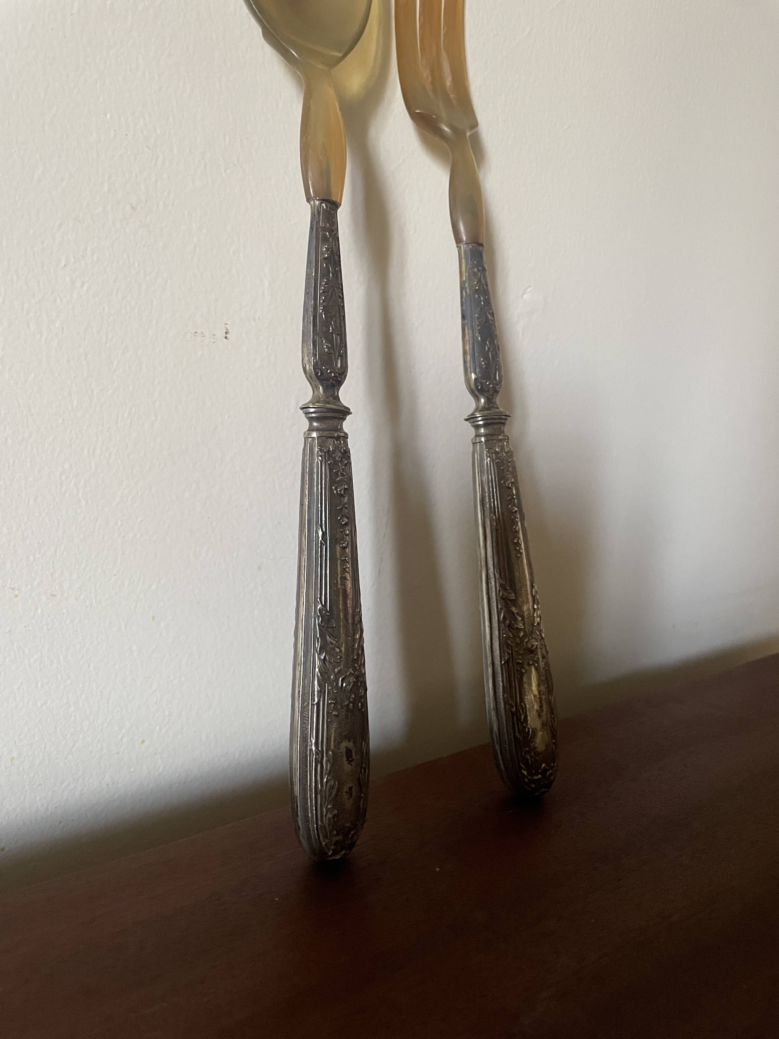 Horn and silver-plated salad cutlery, early 20th century.