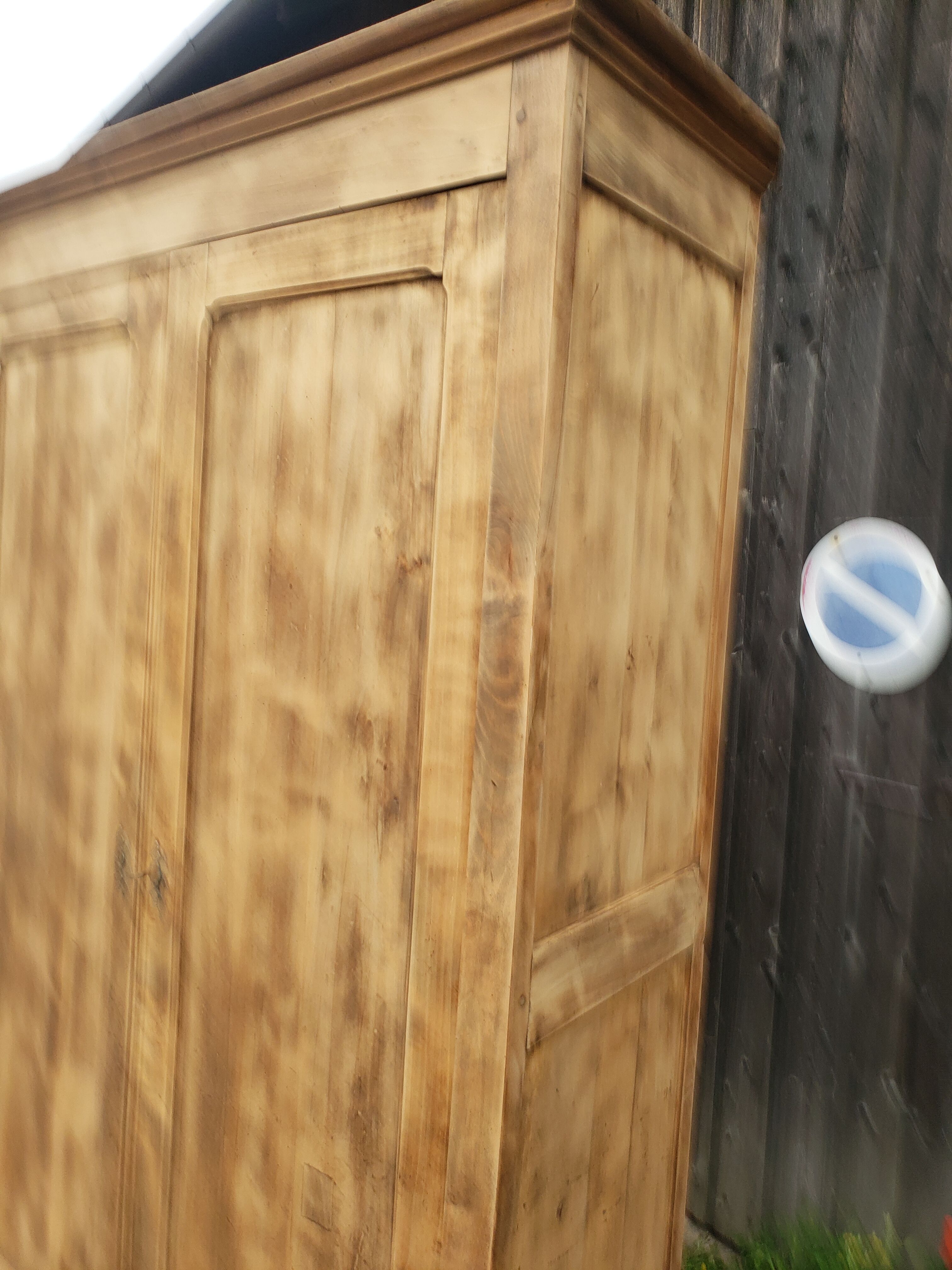 Parisian wardrobe wood in the rough "skirts"