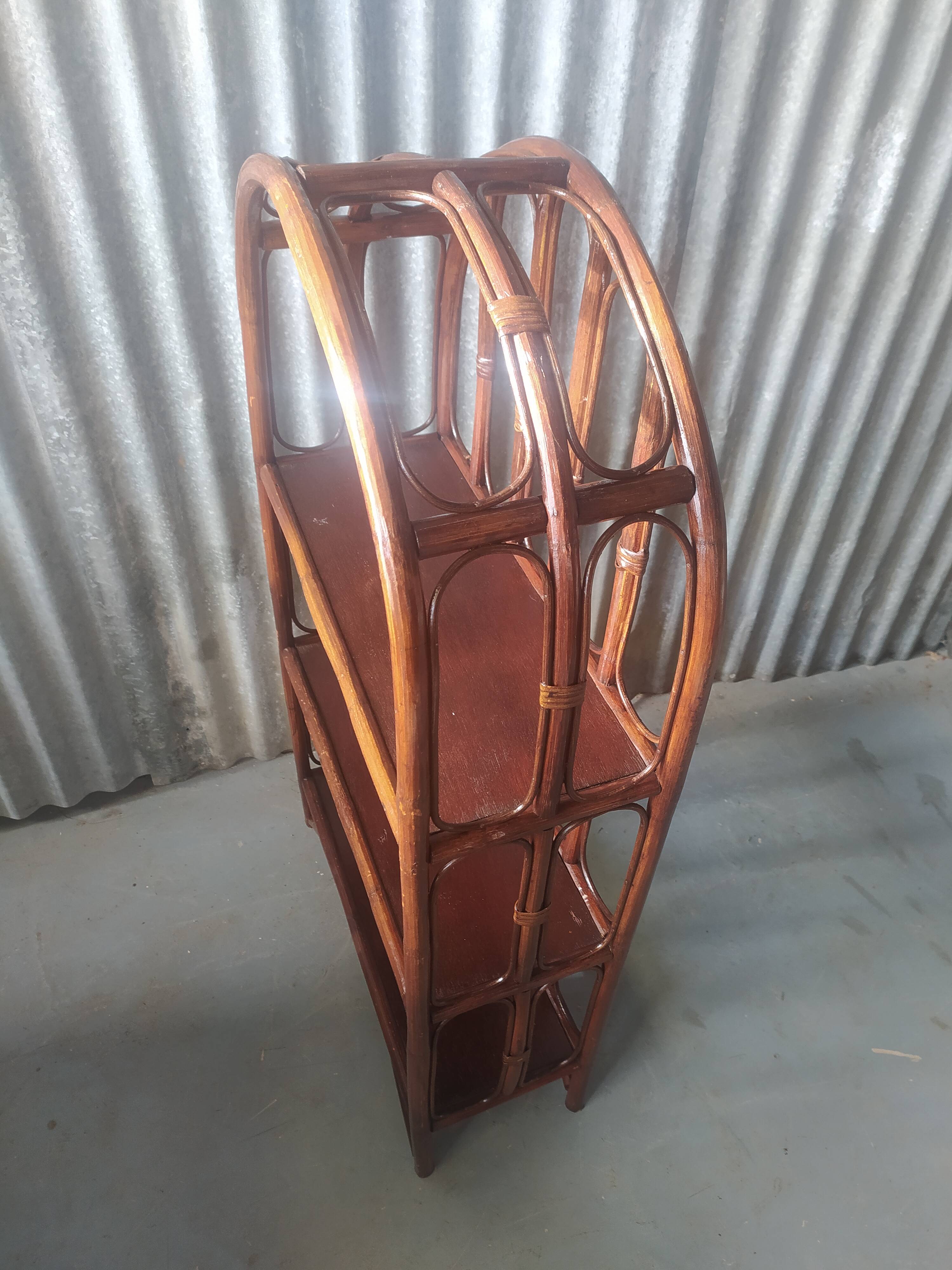 Étagère rotin vintage