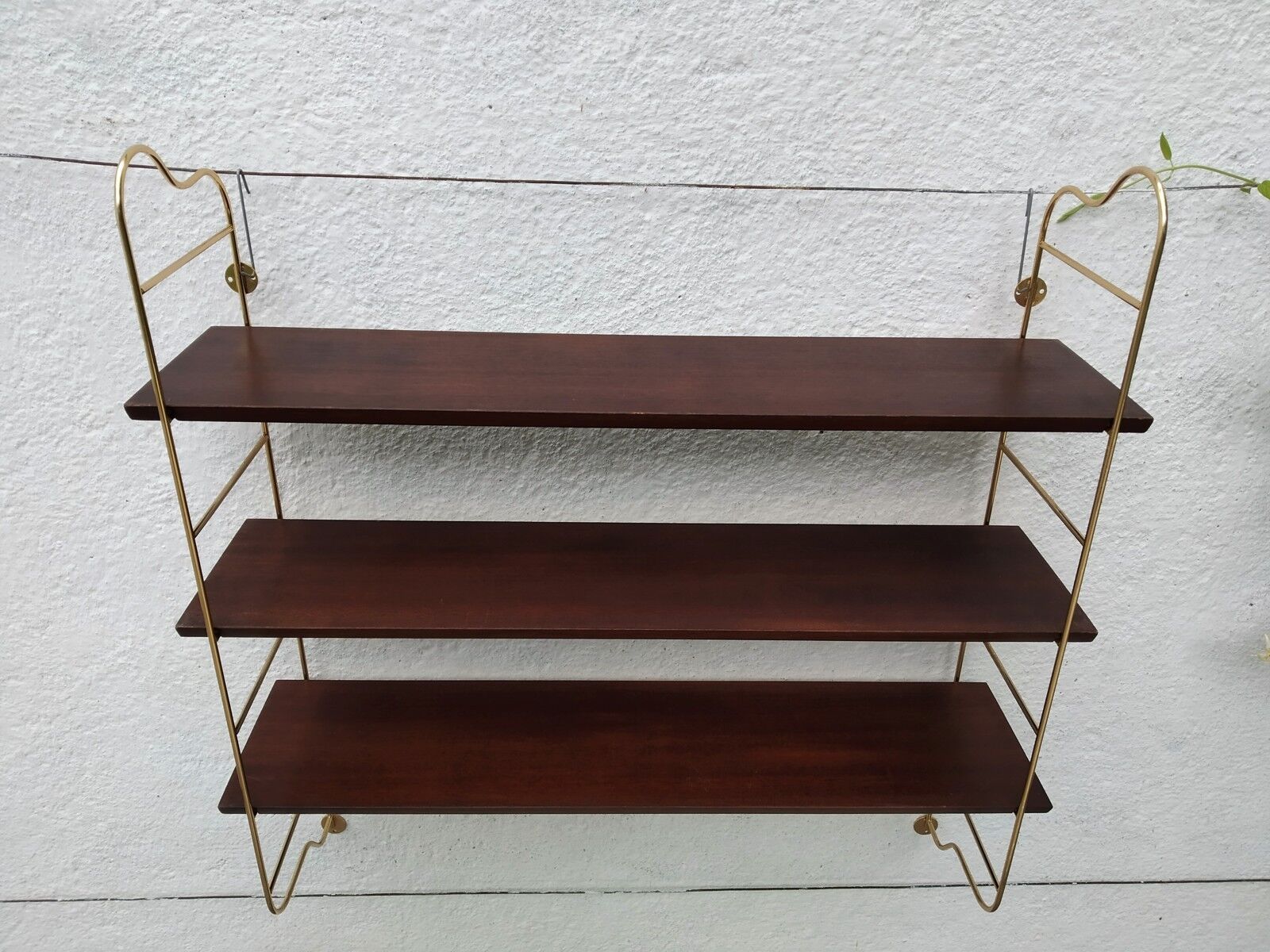 Etagère murale string bois-métal doré