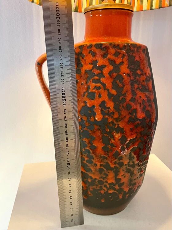 70s Fat Lava lamp with Pop Art shade