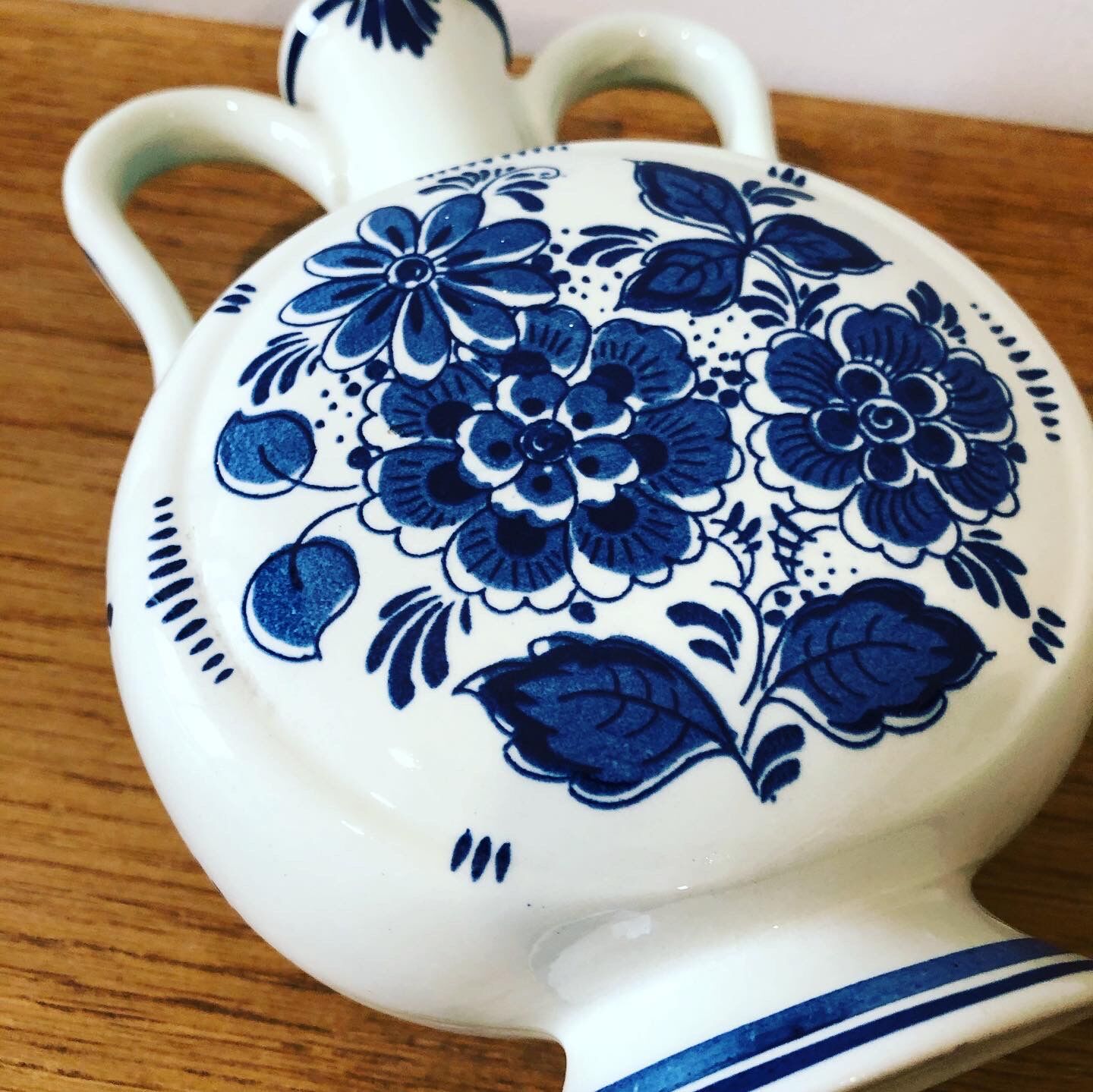 Delft porcelain vase