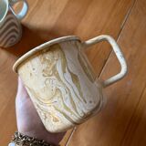 Set of 2 beige patterned mugs
