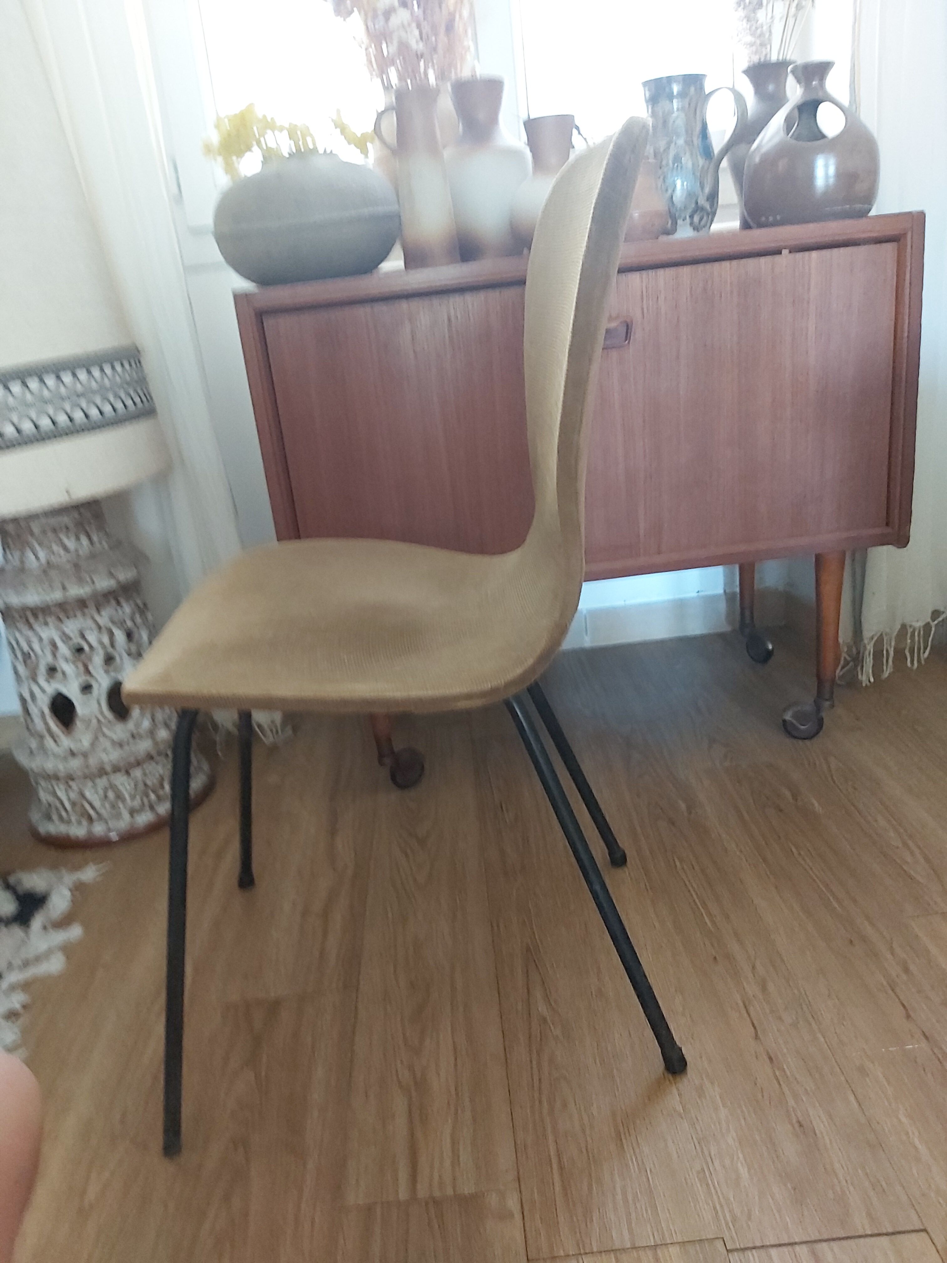 Series of 3 vintage chairs