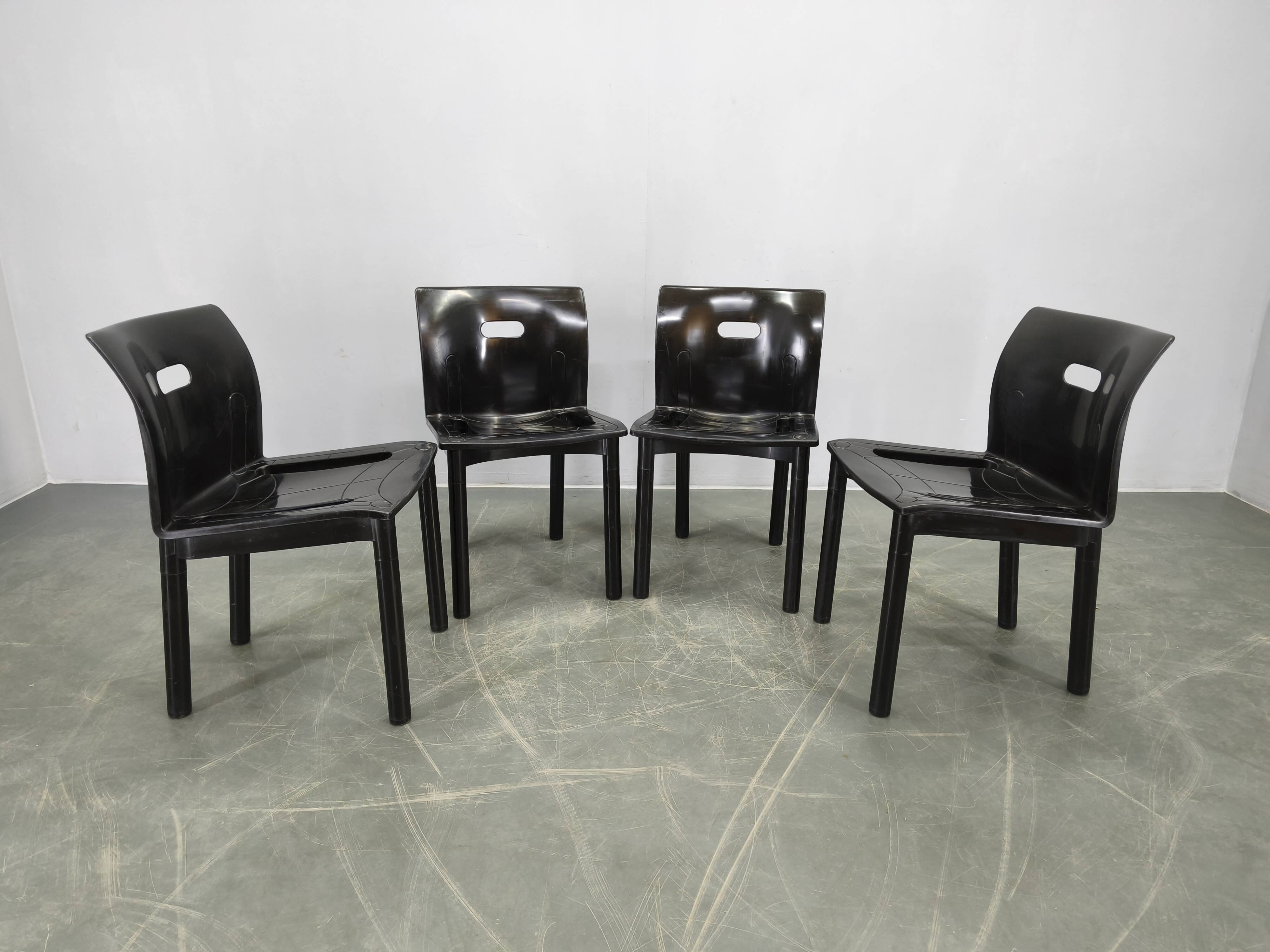 Ensemble de 4 chaises Kartell modèle 4870 par Anna Castelli Ferrieri