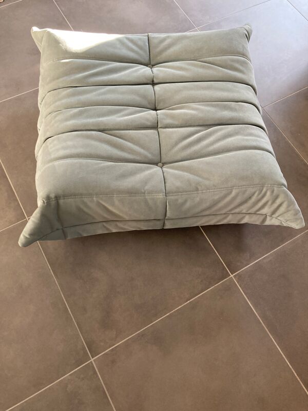Pouf Togo de Michel Ducaroy pour Ligne Roset
