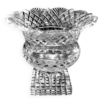 Val Saint Lambert, large cup / drageoir on foot in richly cut crystal, Vonèche style
