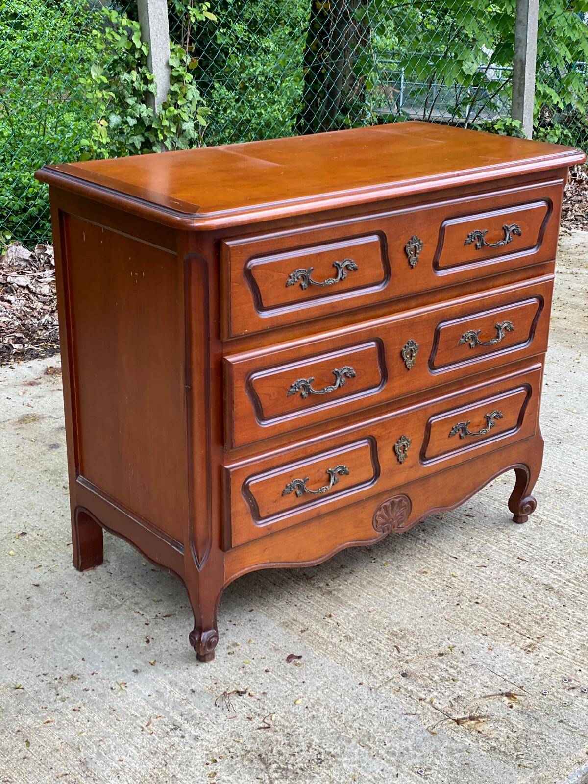 Commode en bois massif 3 tiroirs Louis XV