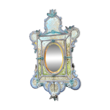 Miroir vénitien en verre de Murano, en camaïeu de bleu, vers 1880