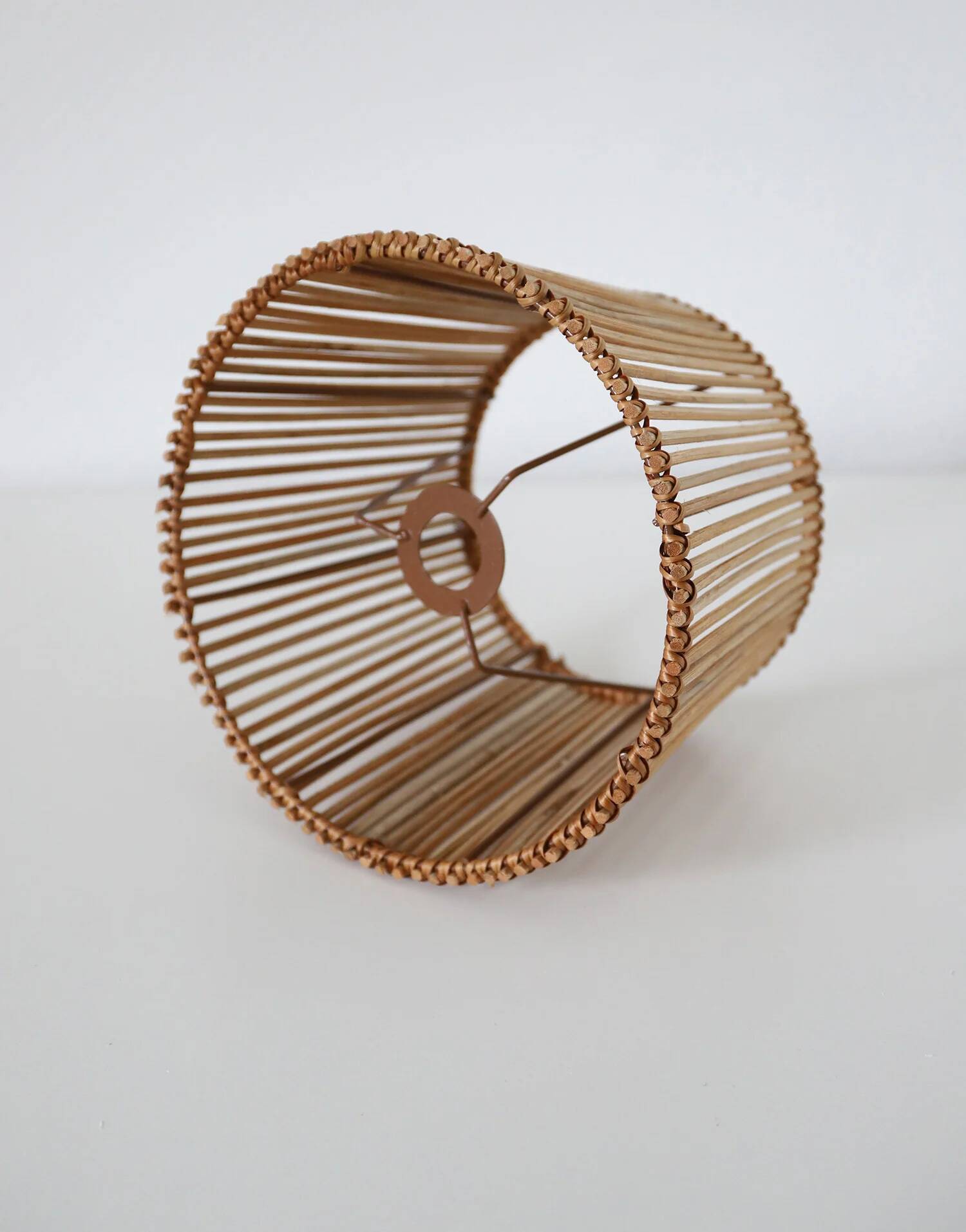 Lampe à poser artisanale "Héritage Alsacien" – Grès au sel et lumière graphique