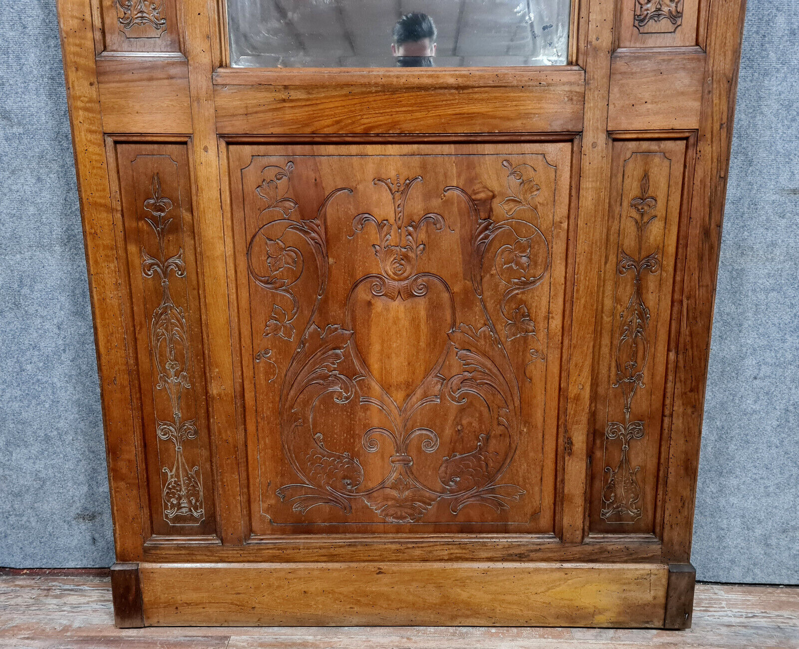 Renaissance style woodwork mirror in walnut circa 1850