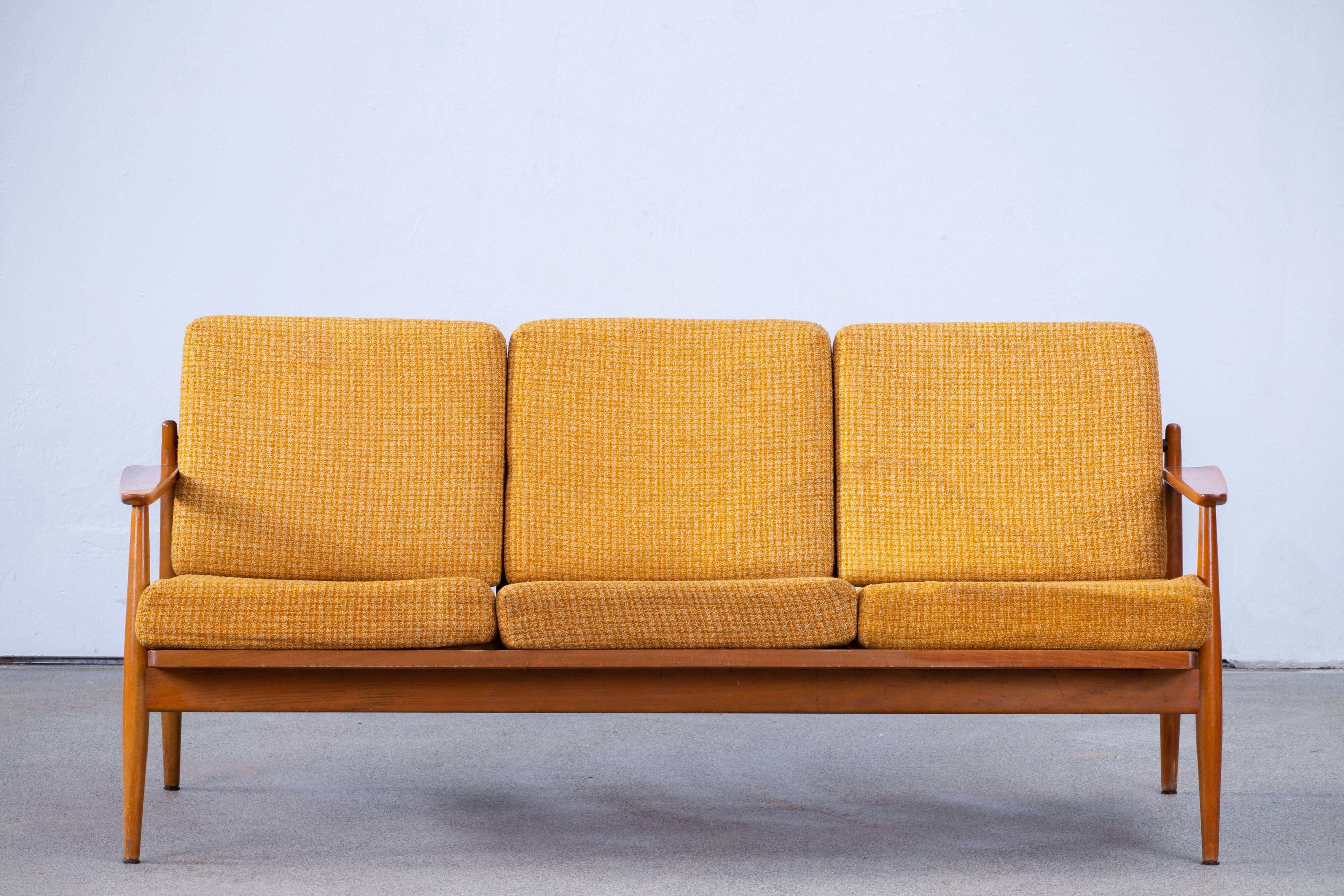 Vintage Scandinavian Sofa – 174.5 cm