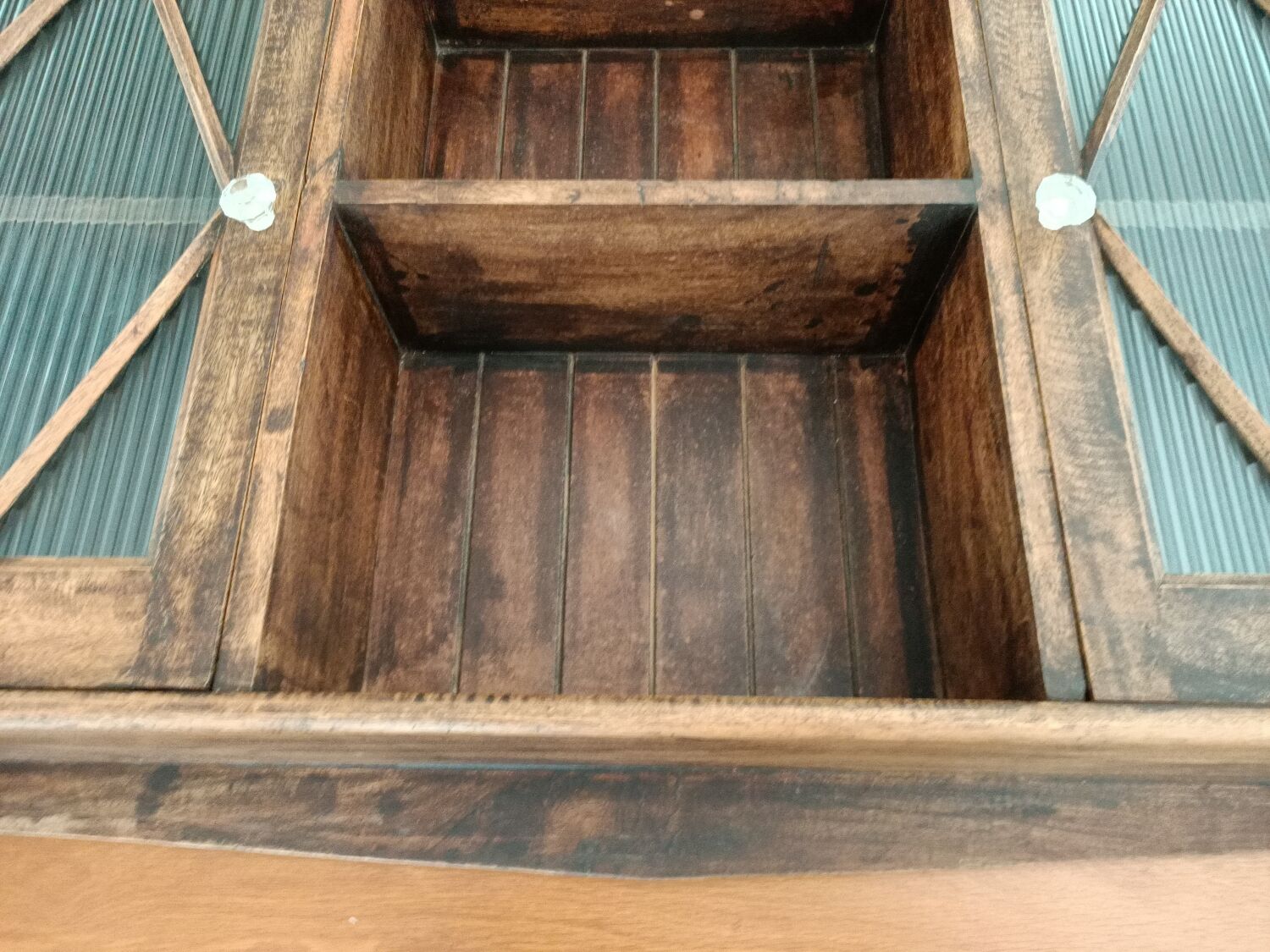 Patinated wall cabinet 2 doors