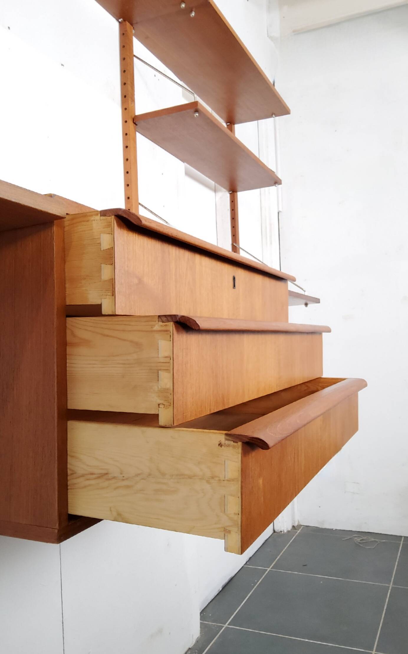 Scandinavian wall shelf – Danish design