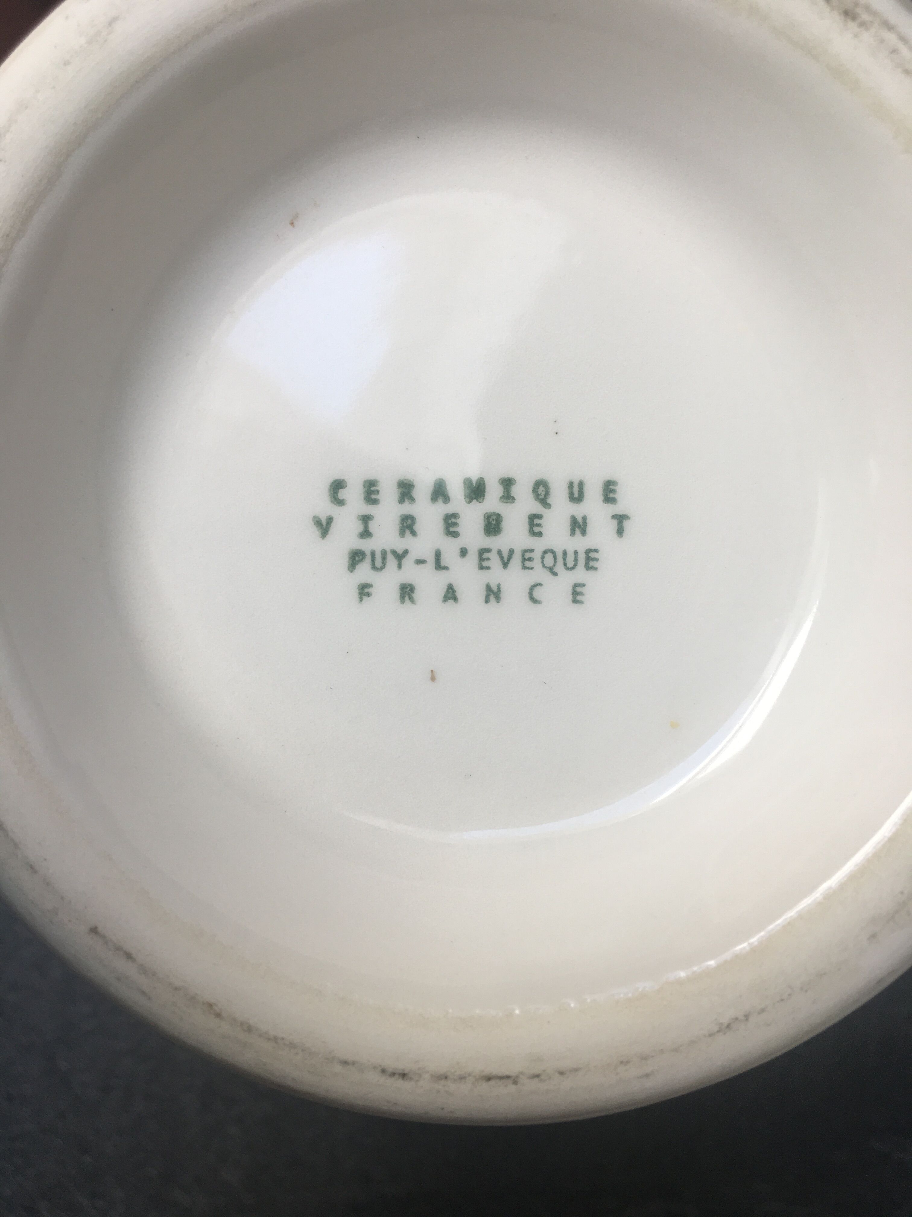 Bowl on old pedestal in earthenware