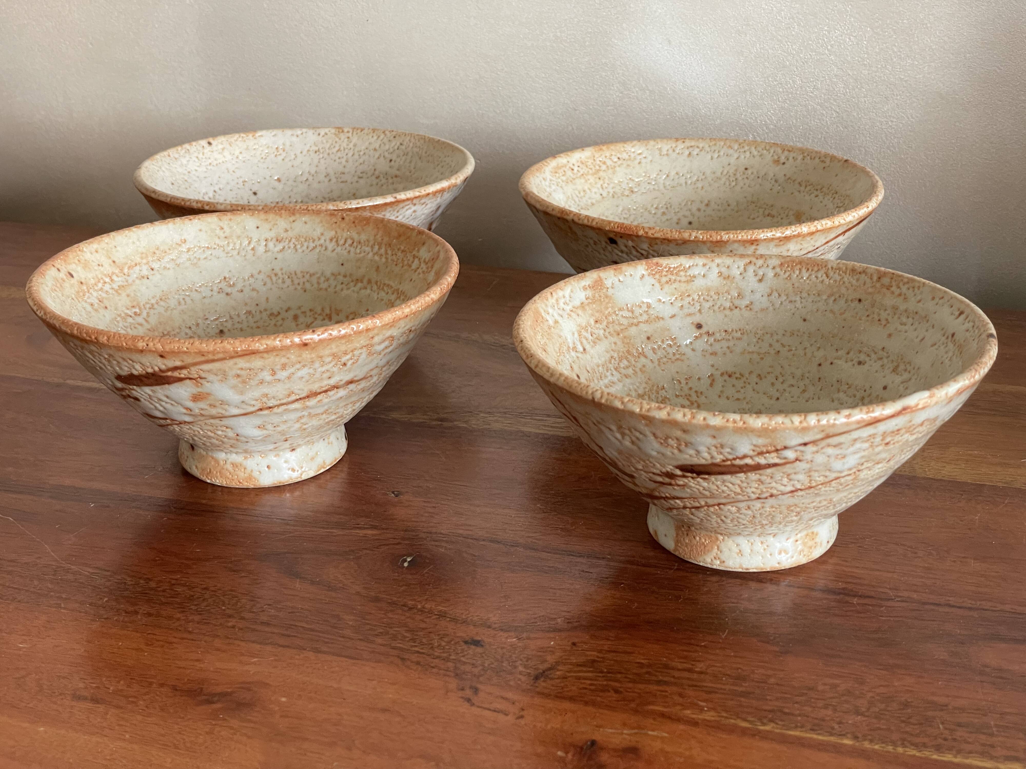 4 bowls in Japanese decoration stoneware