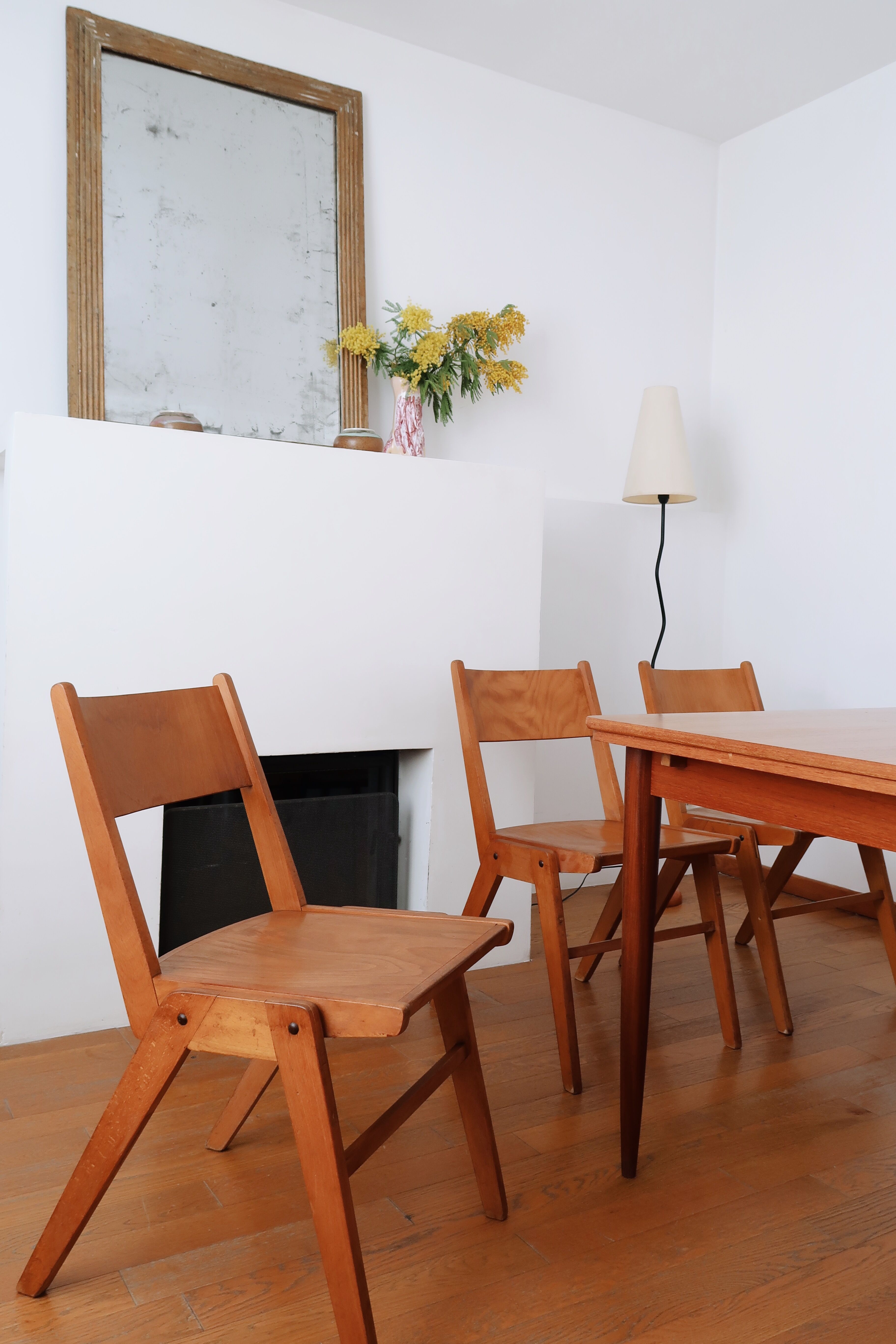 Set of 12 Scandinavian chairs compass feet