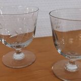 Vintage set of 5 engraved glasses on feet