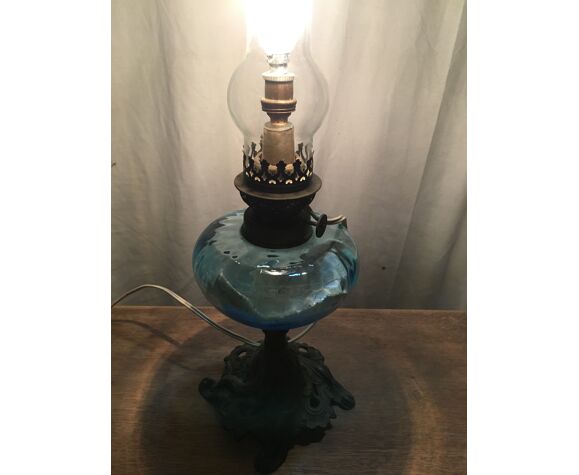 Lampe à pétrole bleue et pied laiton, électrifiée | Selency