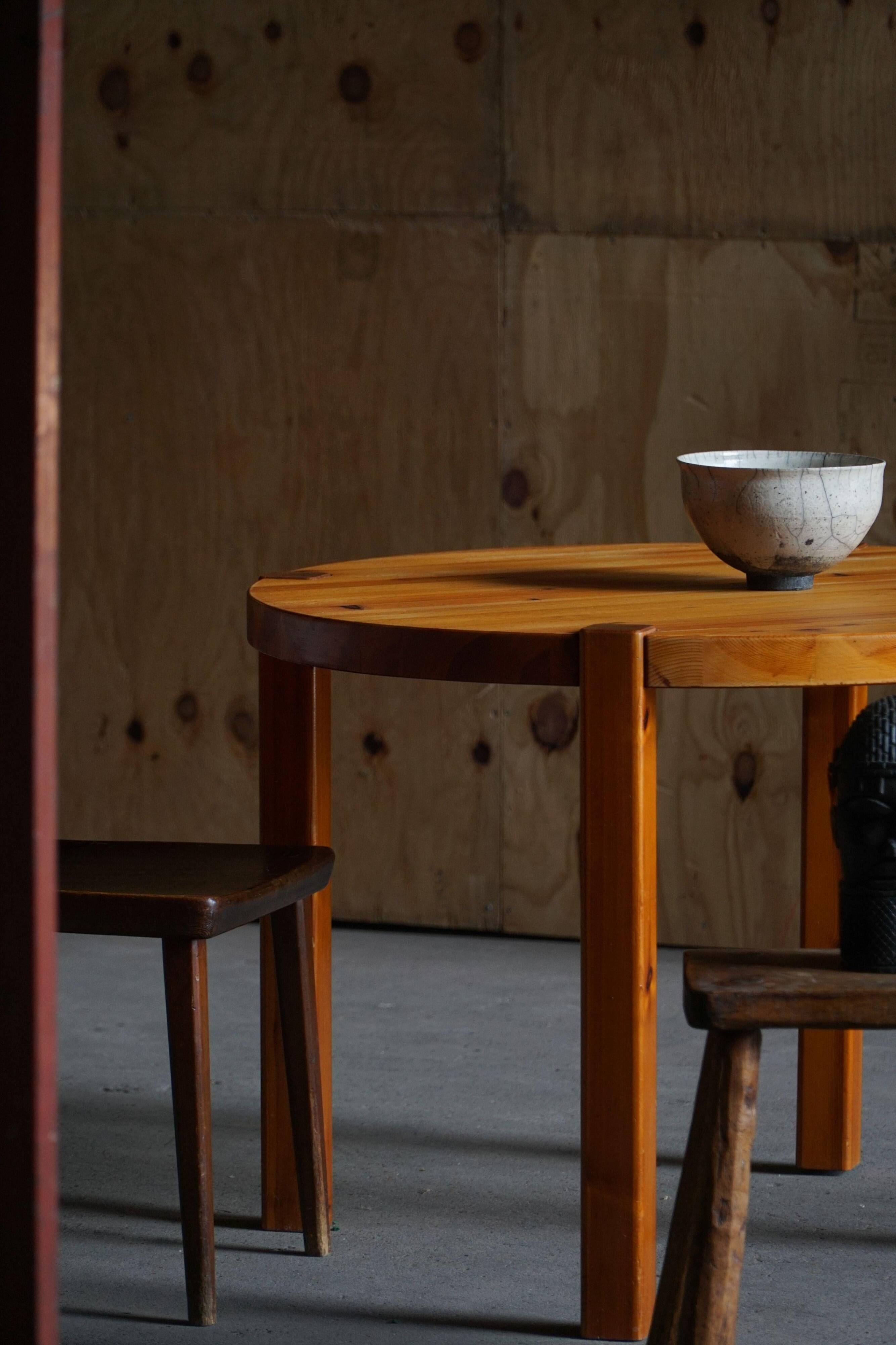 Mid-century Danish round dining table in solid pine, 1970s.