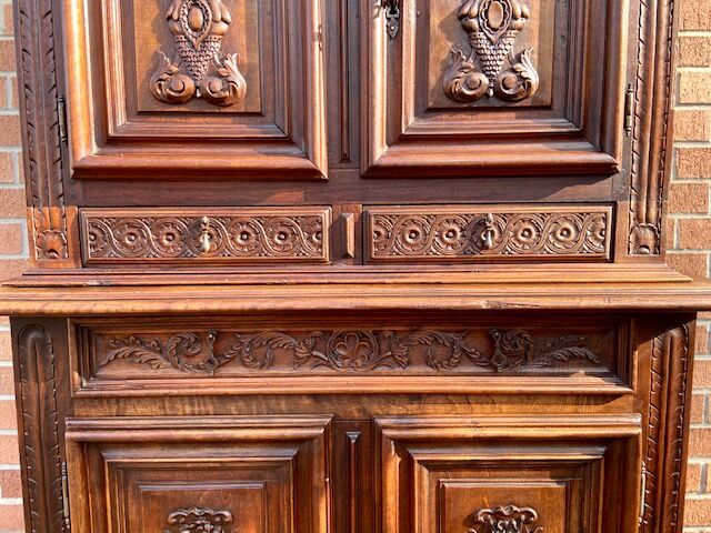 Cabinet louis XIII in walnut 19th era