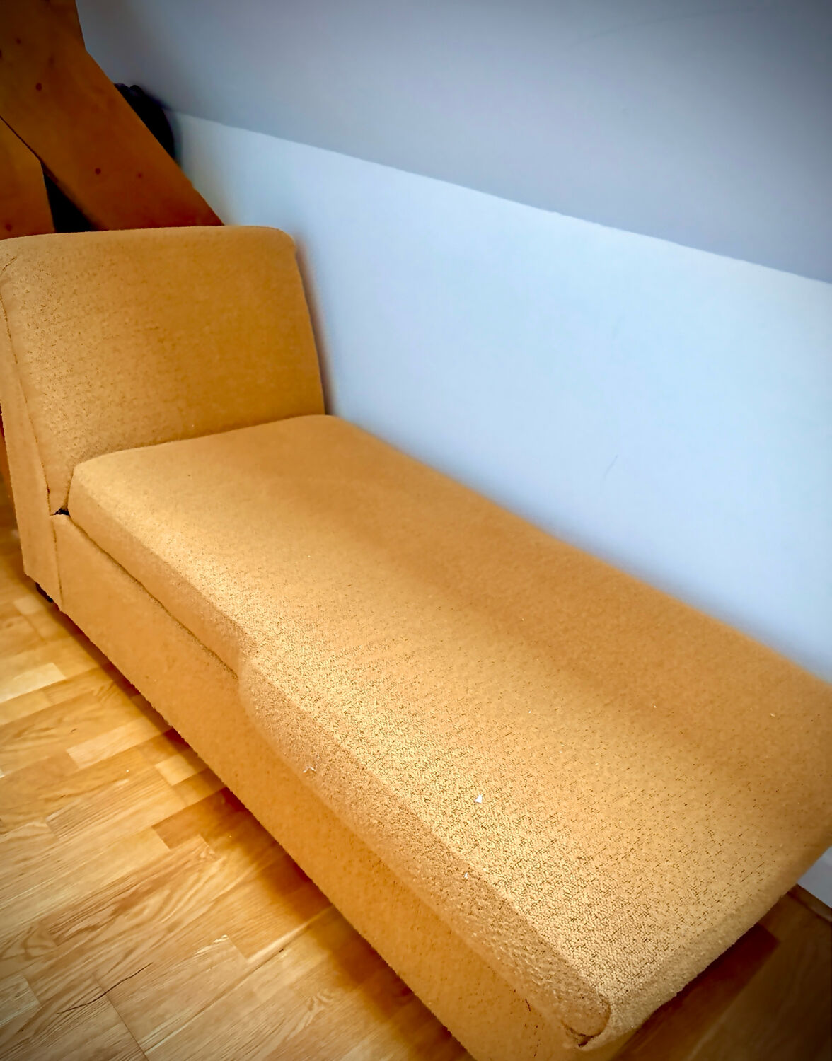 Sofa - Daybed with large storage compartment