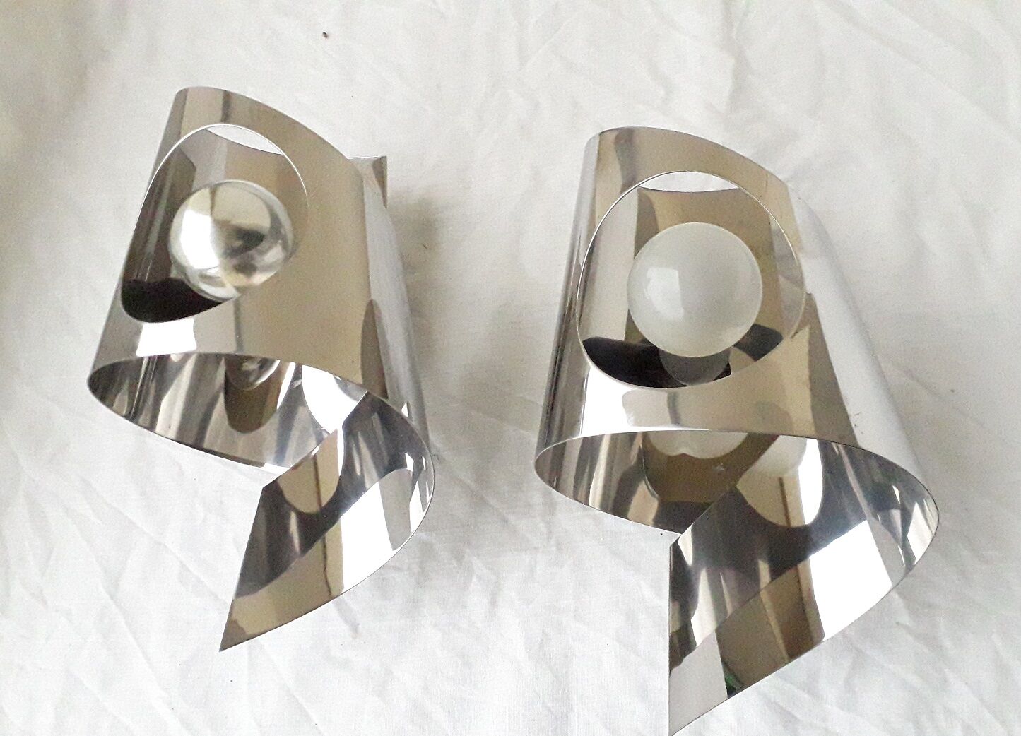 Pair of wall lamps 70