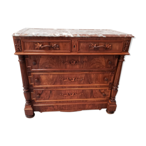 Commode ancienne sculptée