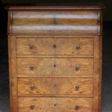 Classy dressing table in mahogany burl (19th century).