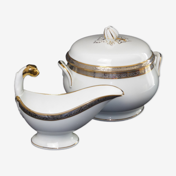 Soupière et saucière en porcelaine de Limoges Claude Brachet à décor de rinceaux argent et filet or