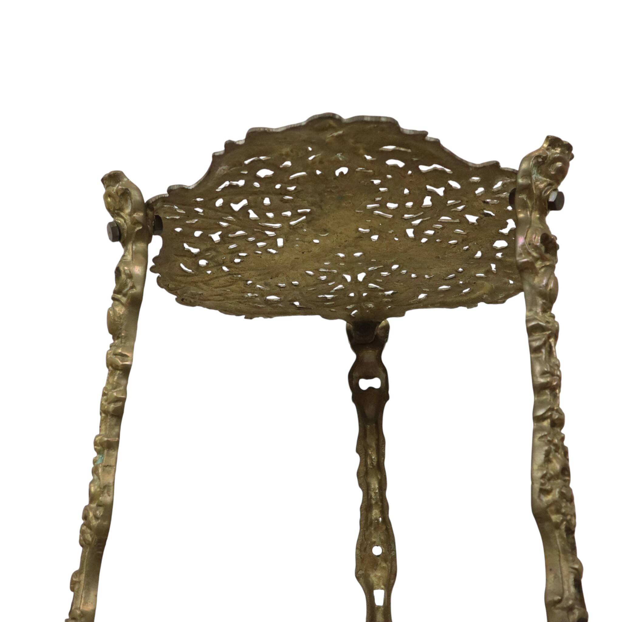 Table d'appoint en laiton de style Art Nouveau