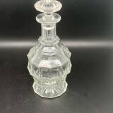 Carafe en verre à facettes