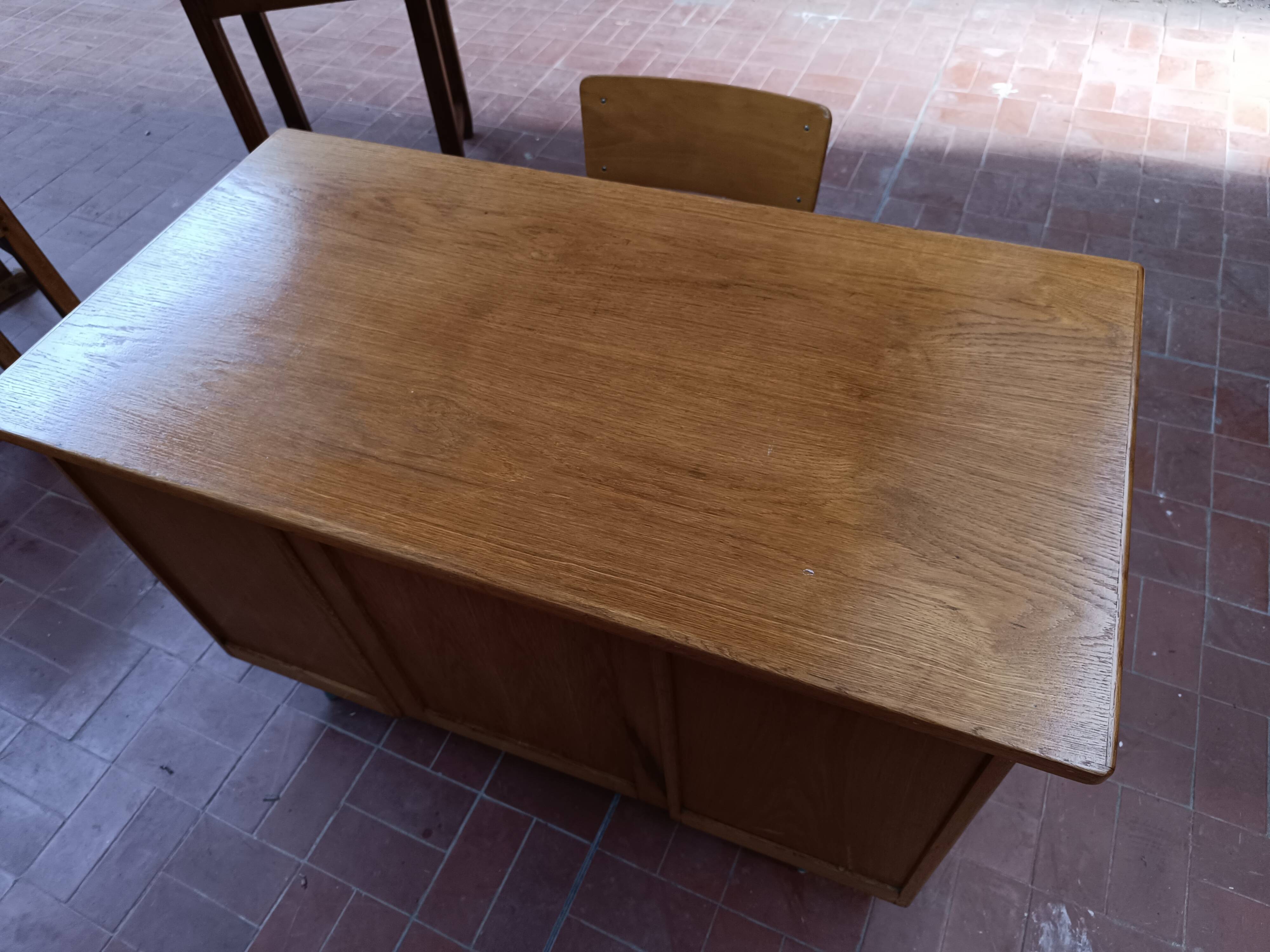 Teachers' desk and its Delagrave chair