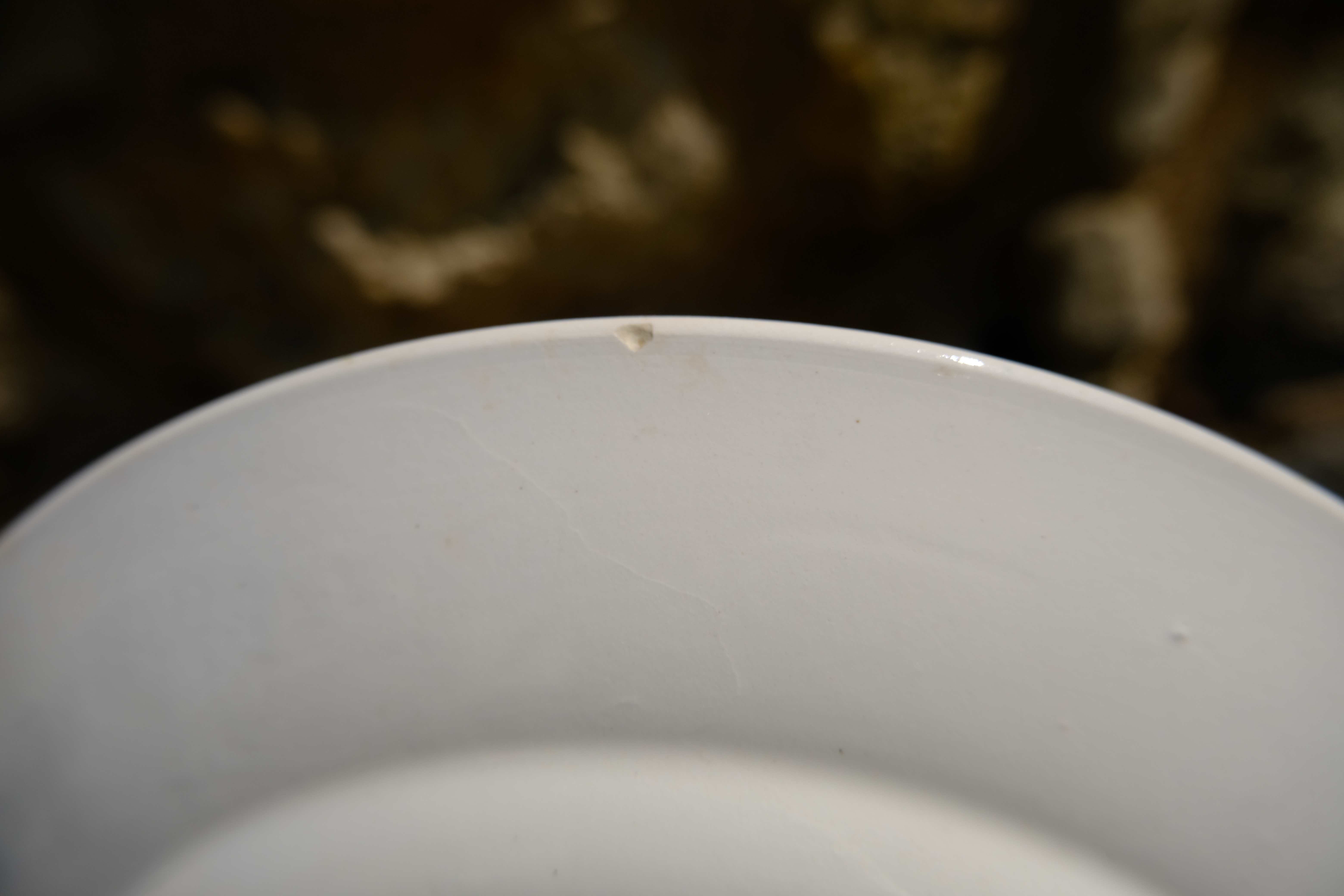 Mignon plates in Longwy earthenware