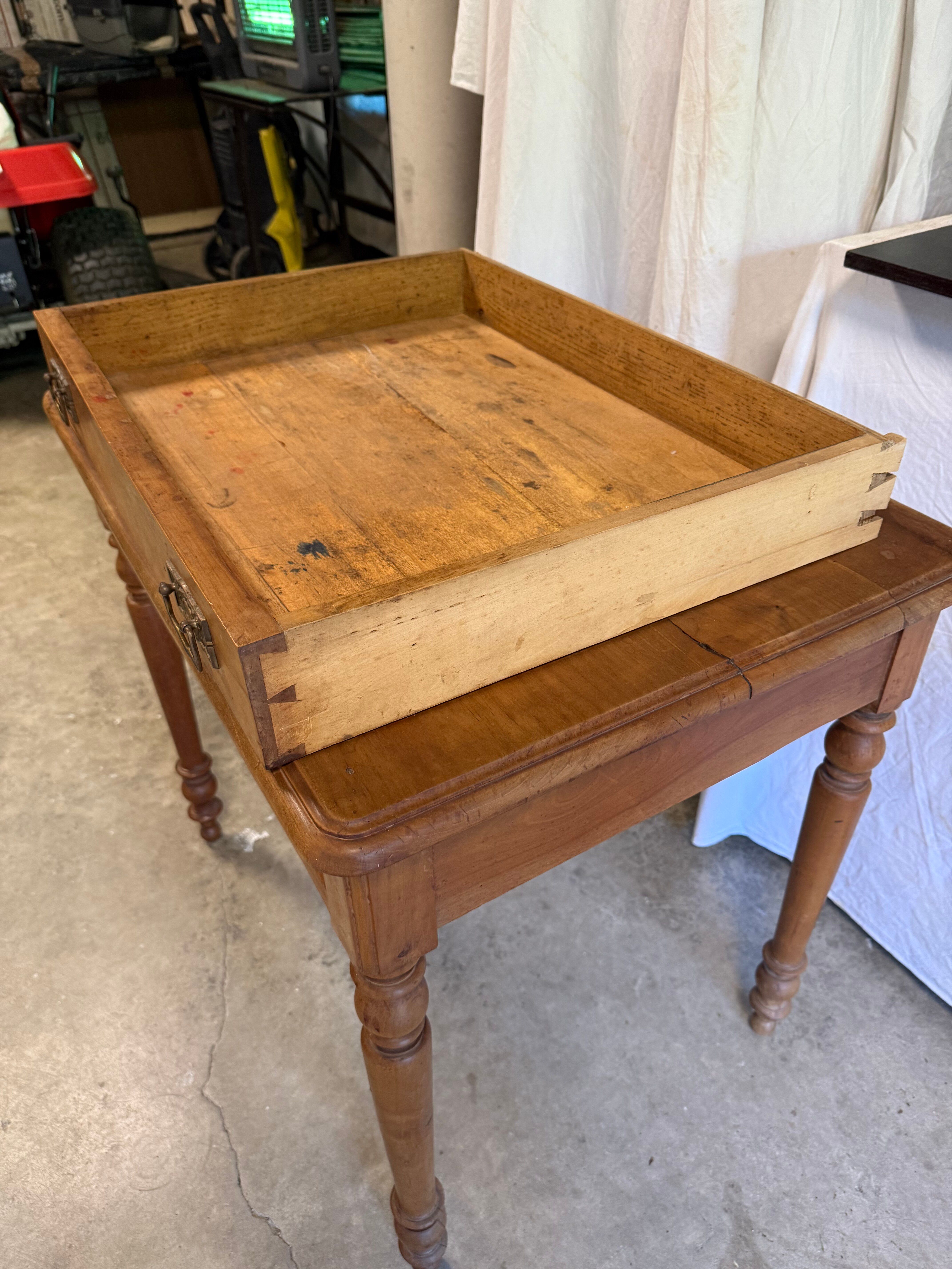 Table bureau