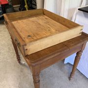 Table bureau