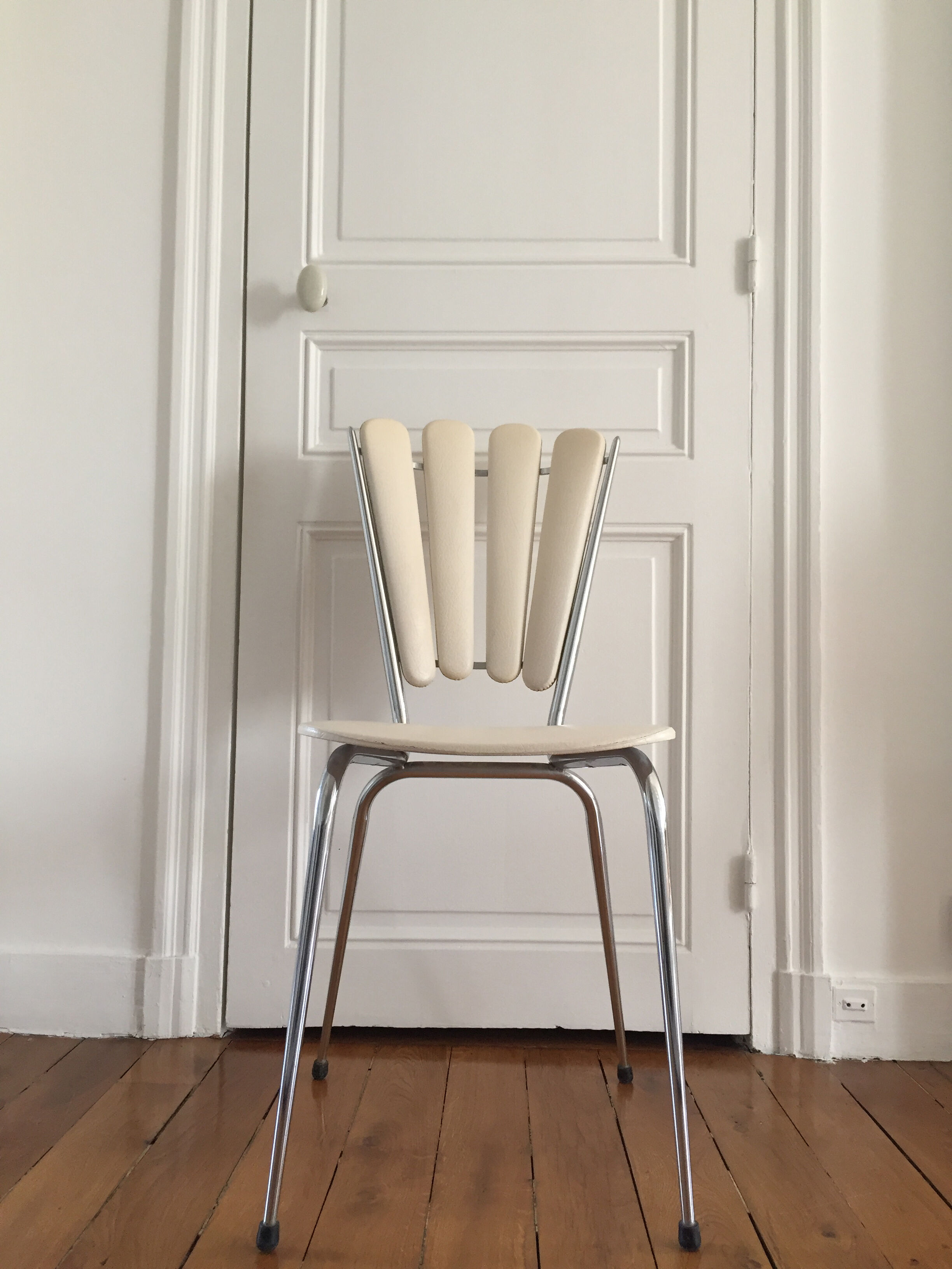 Pair of chairs folder petals