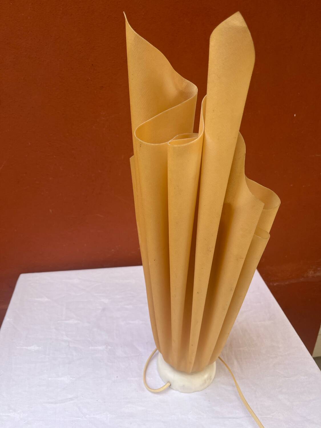 Lampe plastique drapé
