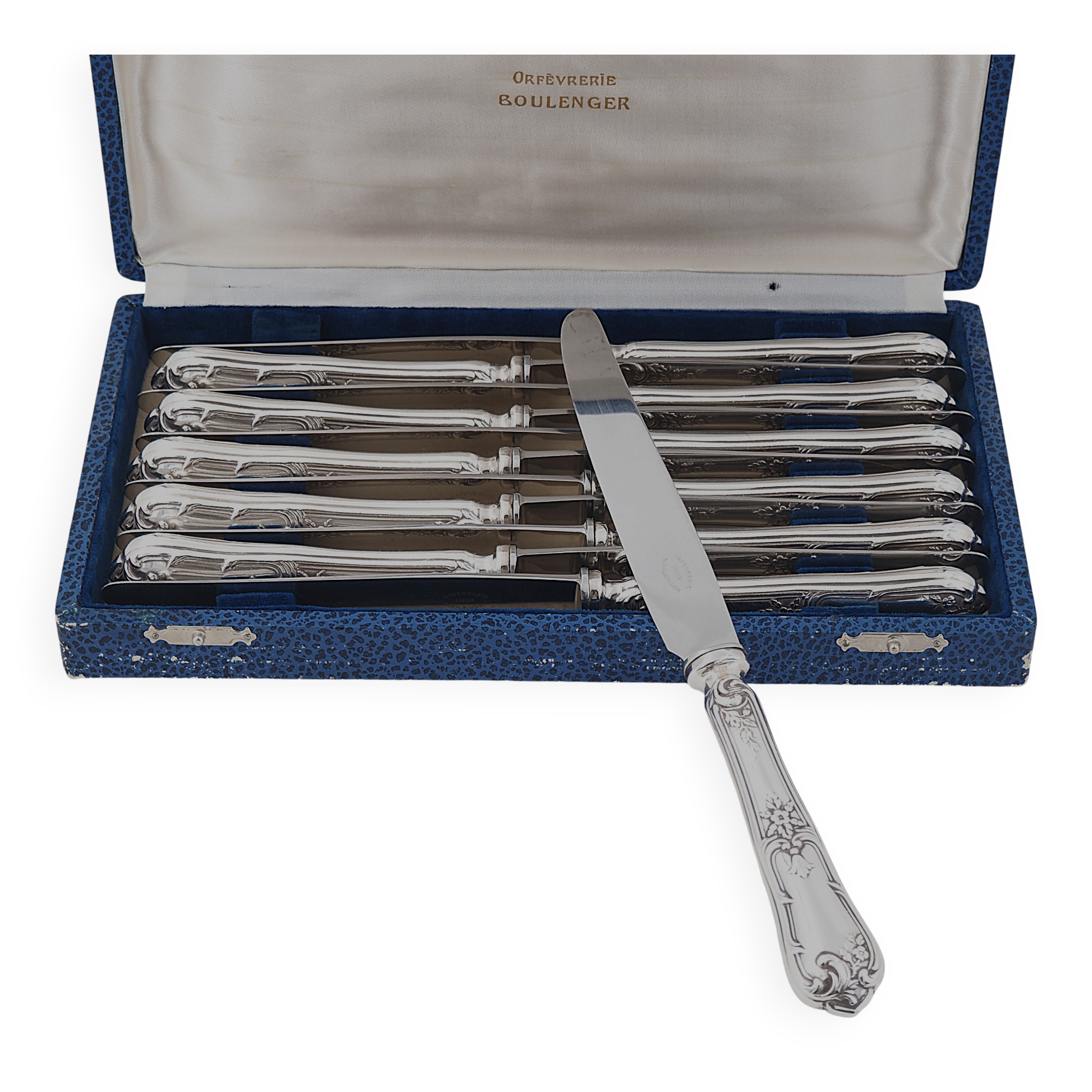 Boulenger Louis XV, 12 silver-plated table knives, excellent condition.