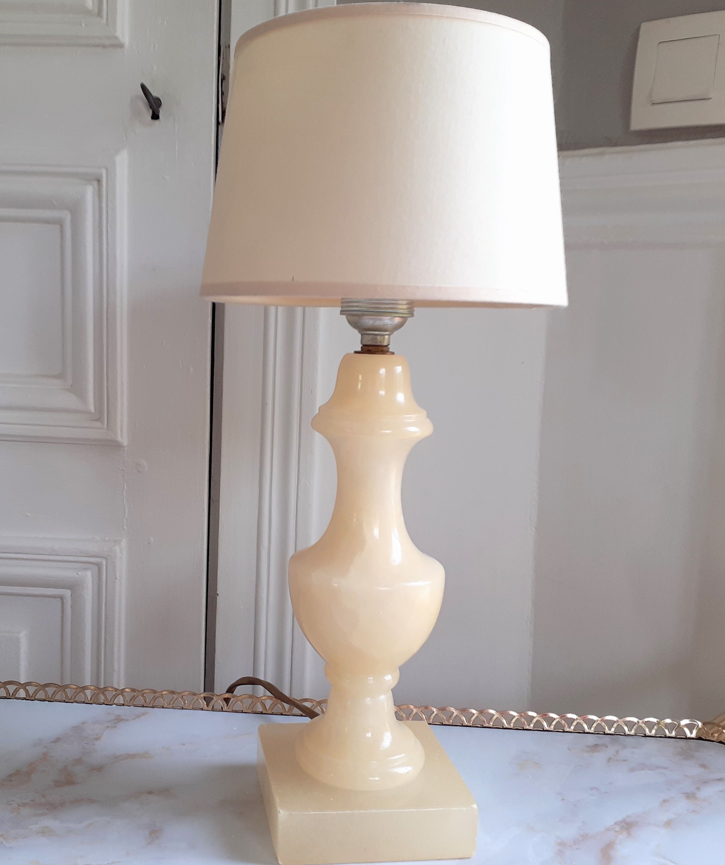 Alabaster lamp