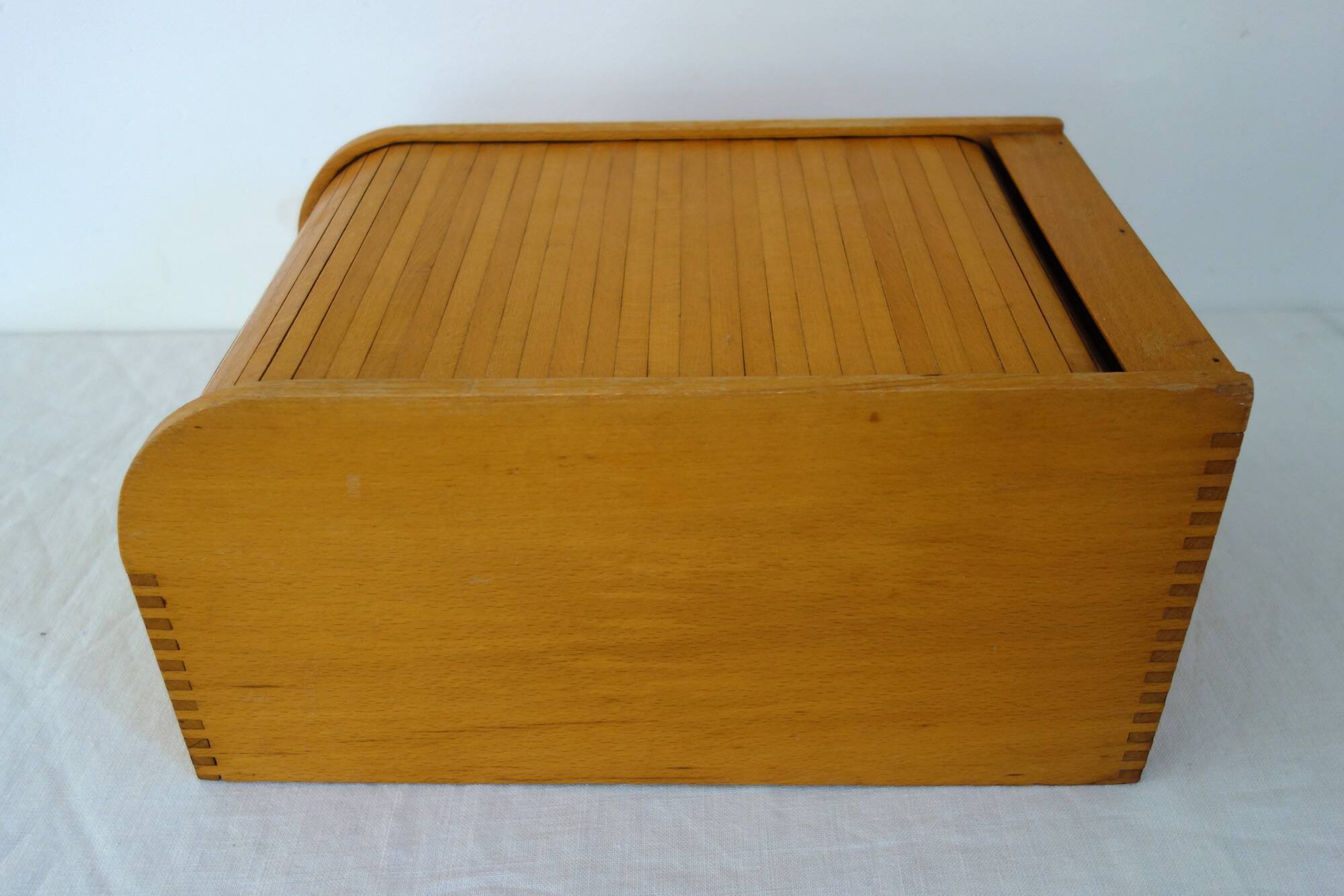 Vintage curtain box caisson