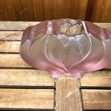 Ancien vase soliflore forme lotus verre moulé rose vintage