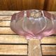 Ancien vase soliflore forme lotus verre moulé rose vintage