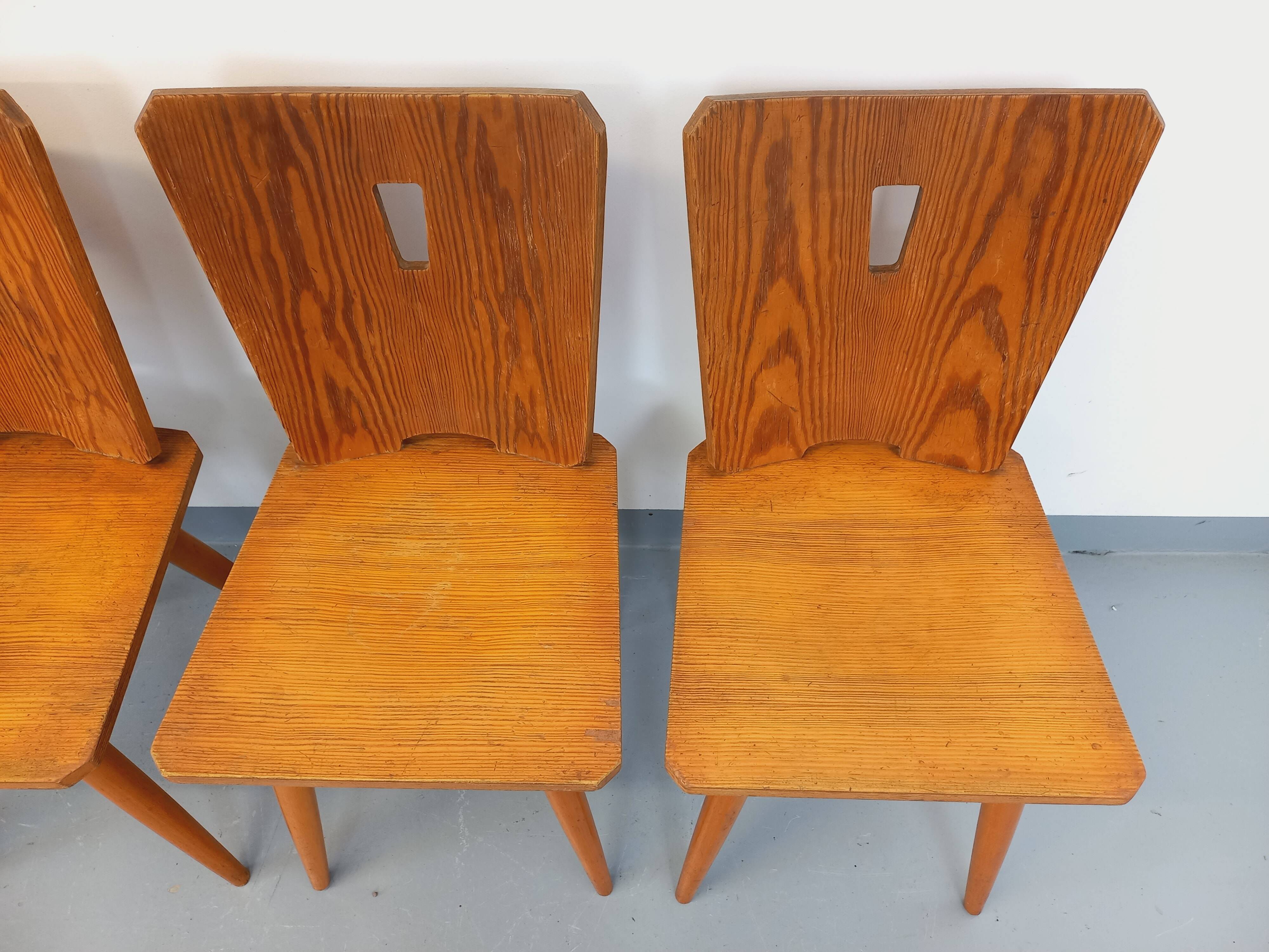 Set of 4 vintage brutalist wooden chairs from the 60s