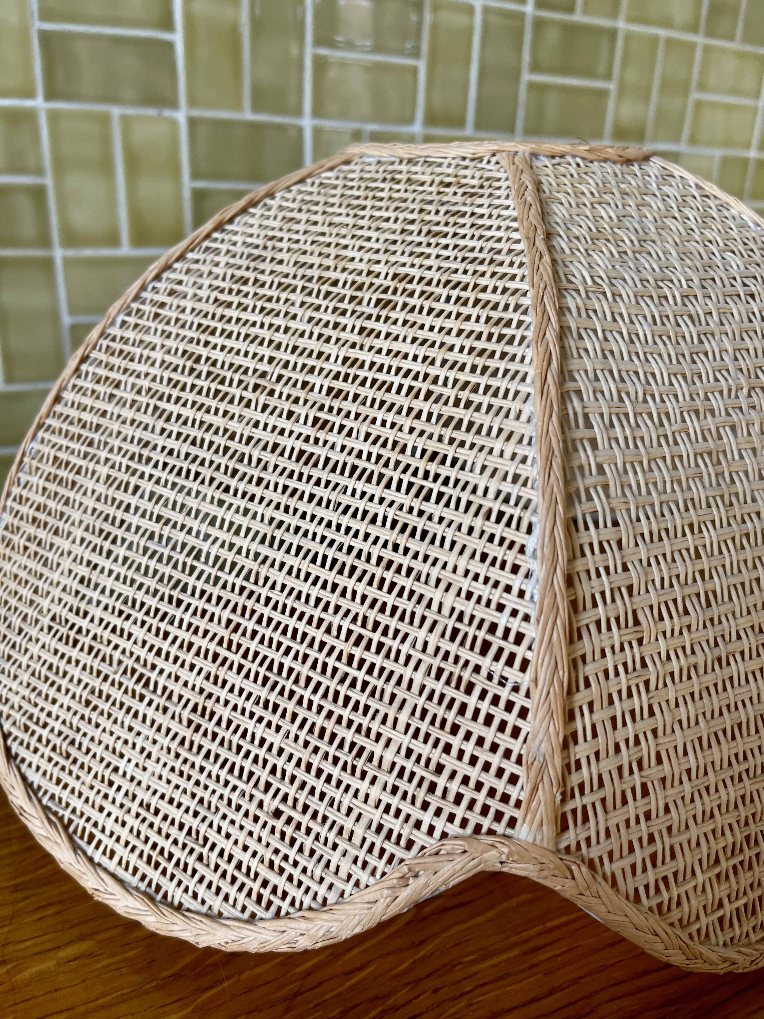 Superb suspension in rattan and wicker braided cannage style of the 1960s 1970s.