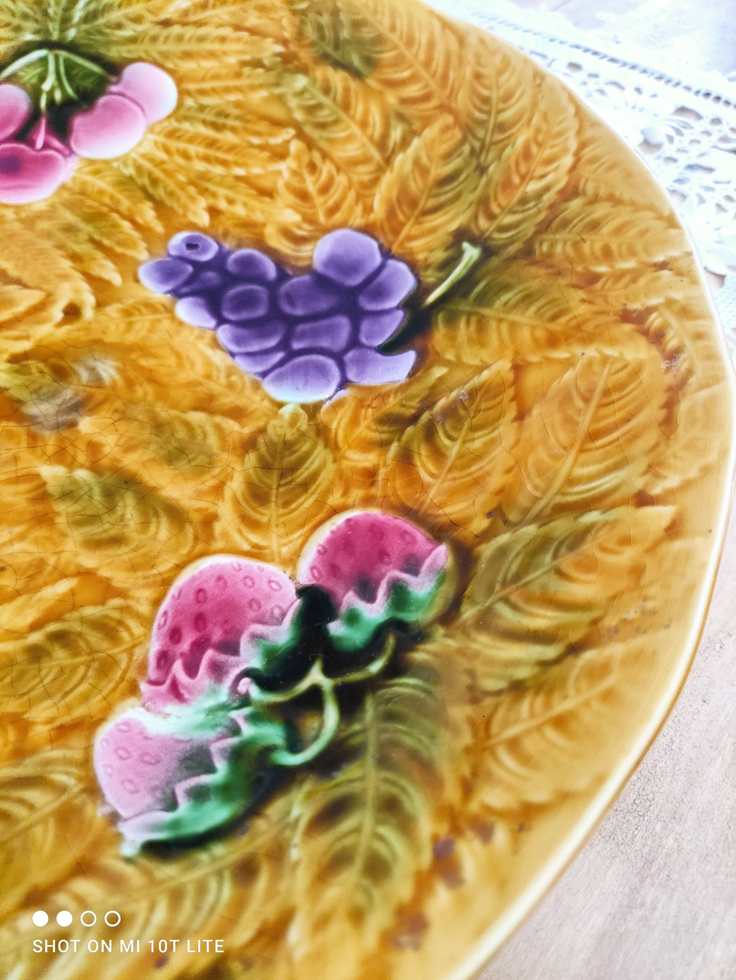 Large hollow round flat fruit bowl Sarreguemines in yellow slip fruit decor