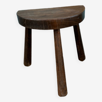 Half circle tripod stool